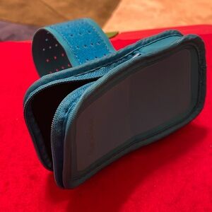 Plantronics Back Beat Neoprene Pouch-Arm Band Mobile Device Holder- Teal Blue